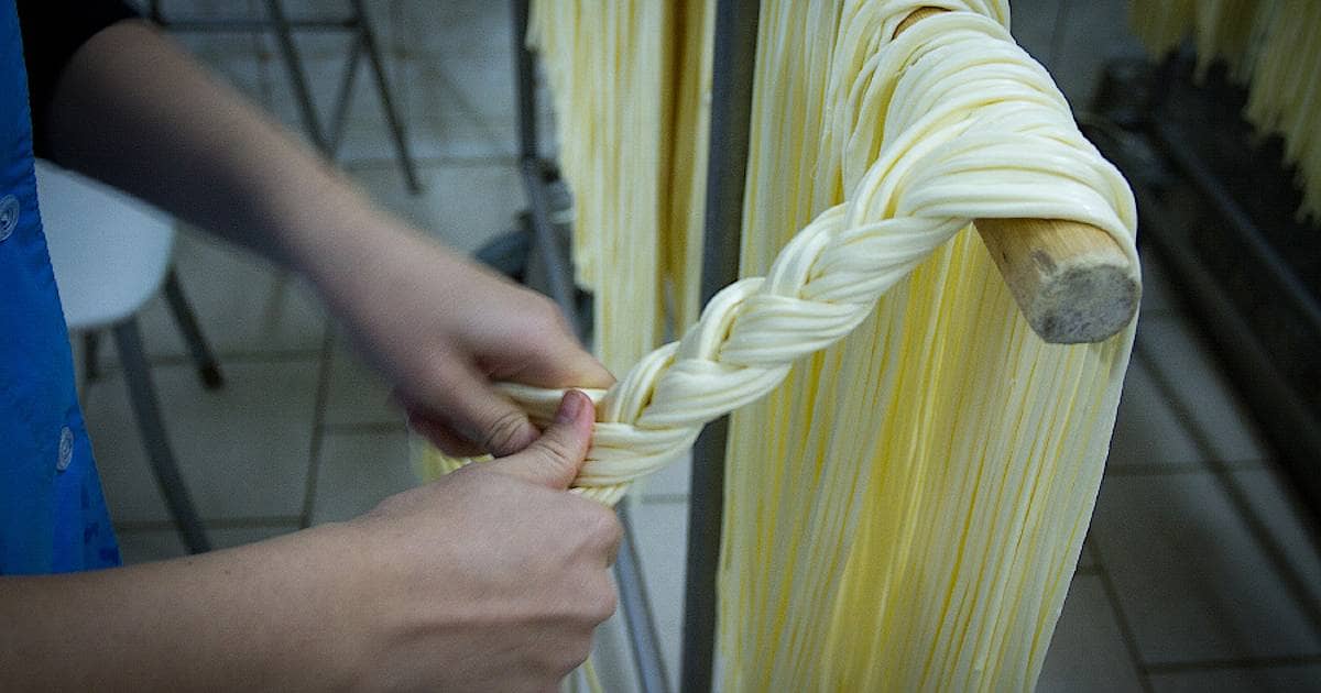 косичка – это результат ручного труда, даже если она является продукцией производства производство сыра косичка